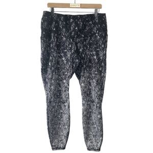 All In Motion Black and White Patterned Pants// XXL